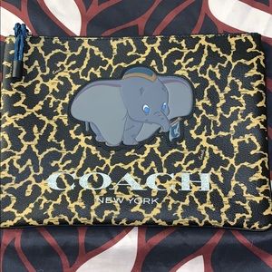 Coach Lg Pouch Disney Dumbo